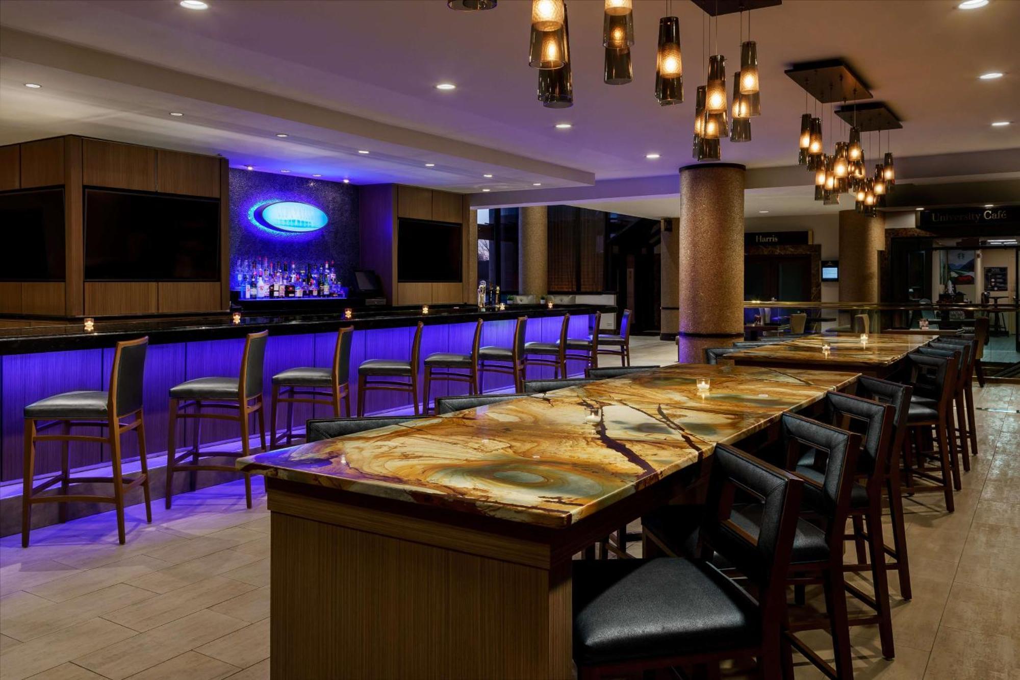 Hilton Charlotte University Place Buitenkant foto