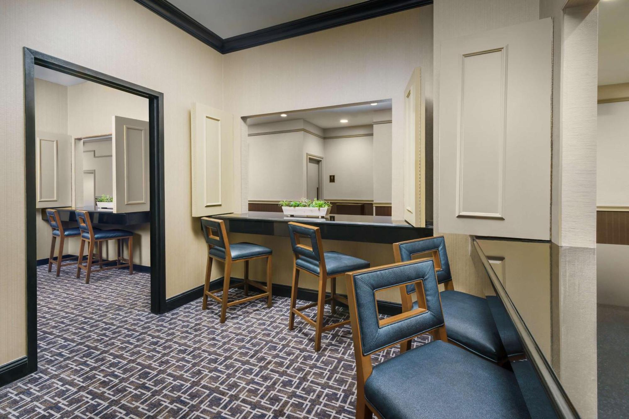 Hilton Charlotte University Place Buitenkant foto
